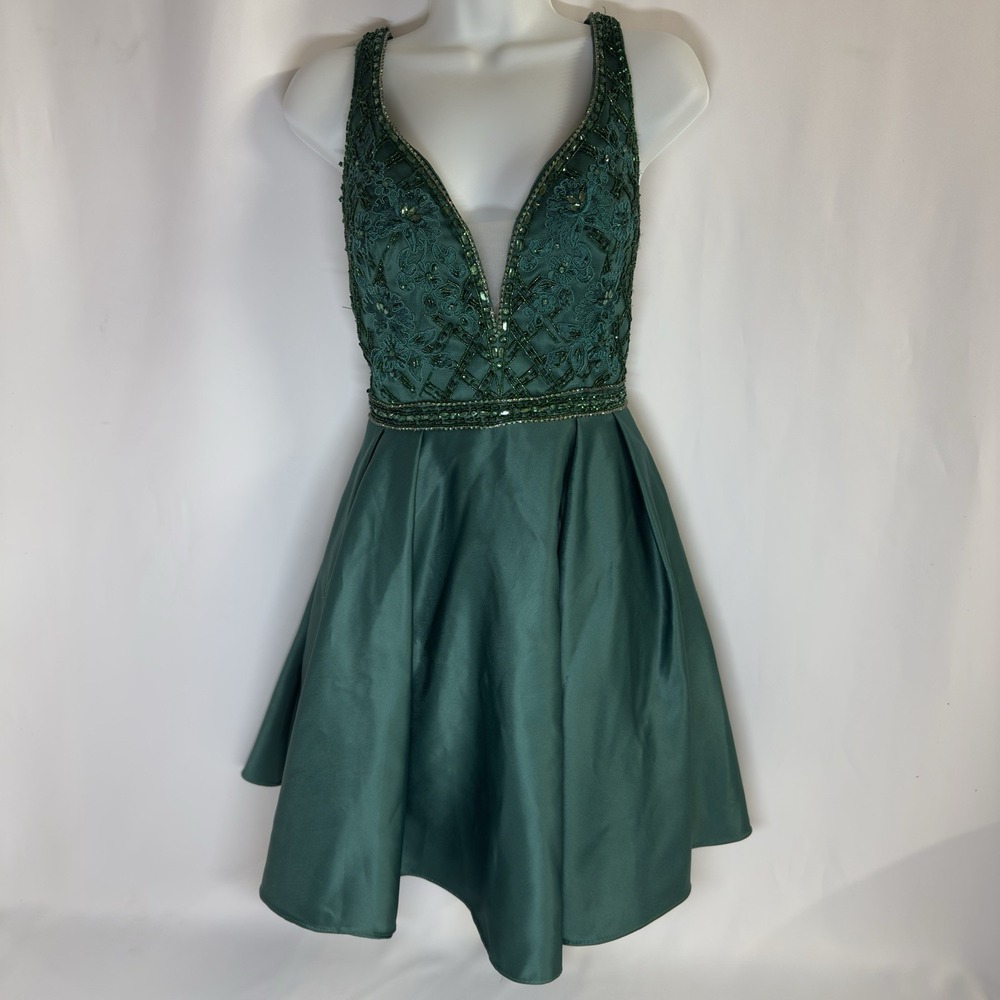 Coya Collection Elegant Green  Dress  Handmade  Embroidery Size M Worn